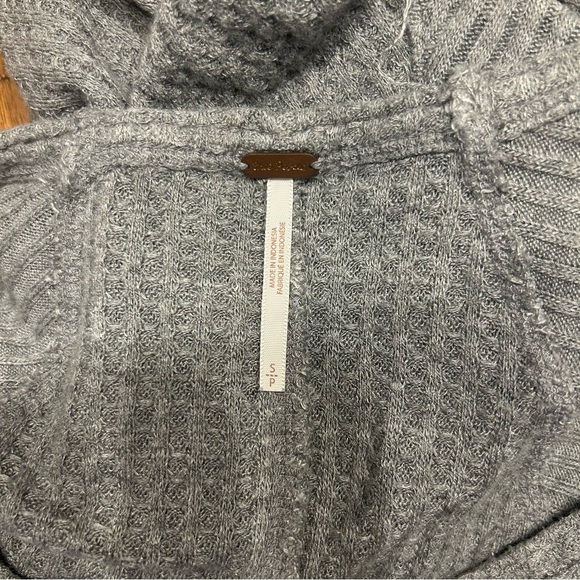 Free People Ventura Thermal Scoop Neck Long Sleeve Top in Gray, Size Small - Picture 8 of 9